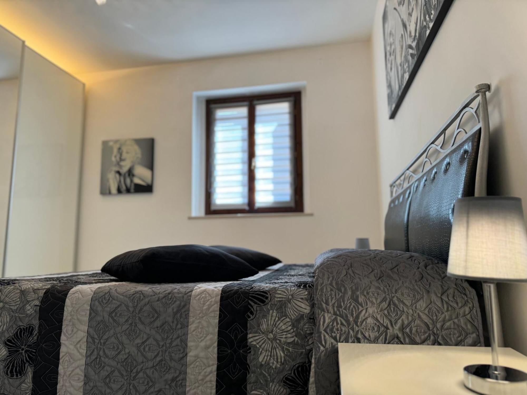 Family Stylish Apartment Norcia Kültér fotó